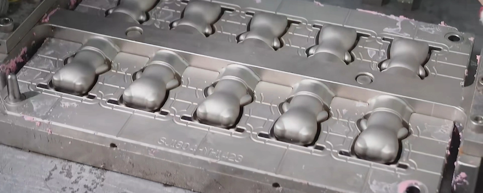 Advanced silicone compression molding capabilities with high precision and consistency