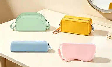 Silicone makeup bags with zip closure, available in pastel colors, for brushes and cosmetics