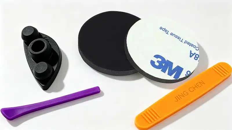 Anti-slip silicone parts for smart garments